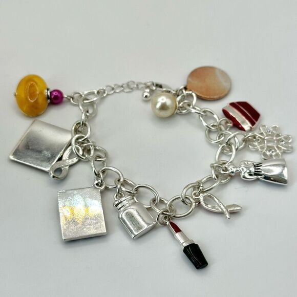 Avon vintage silver tone  charm bracelet - Picture 5 of 12